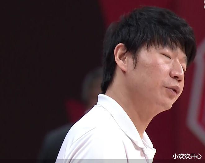 深圳男篮|CBA罕见的1幕！队友之间内讧葬送到手的胜利 杨毅：就像是业余球队