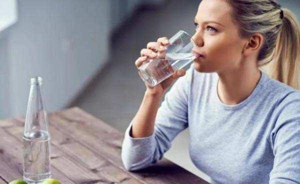 |洋葱是高尿酸的“催化剂”？提醒：避免尿酸升高，尽量远离4物