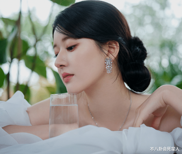 赵露思|赵露思脸上的半永久，让她成了另一个“鞠婧祎”