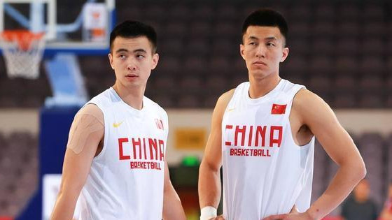 男篮|中国男篮五名球员检测阳性，澳洲网友透露内幕，两人报平安