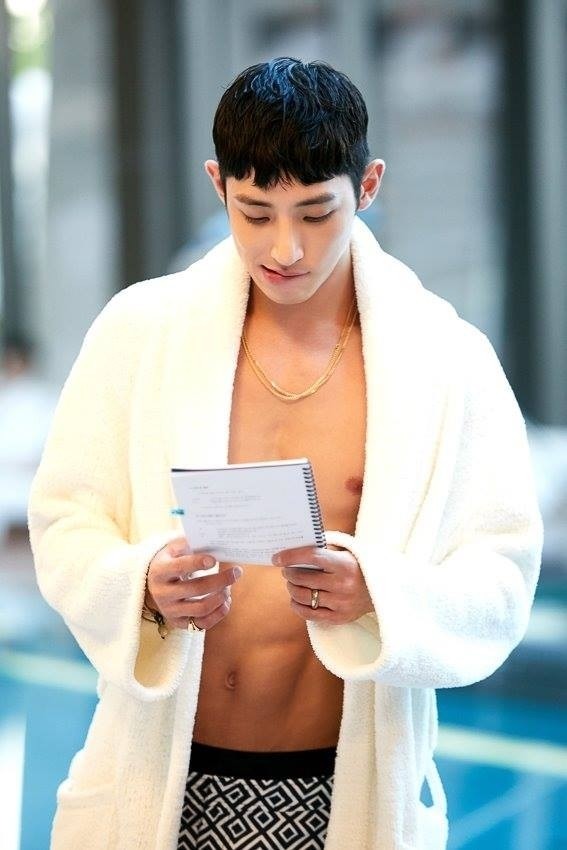 李洙赫|演技、颜值、身材都在线！韩国演员李洙赫演艺作品回顾，演技与颜值不断成长