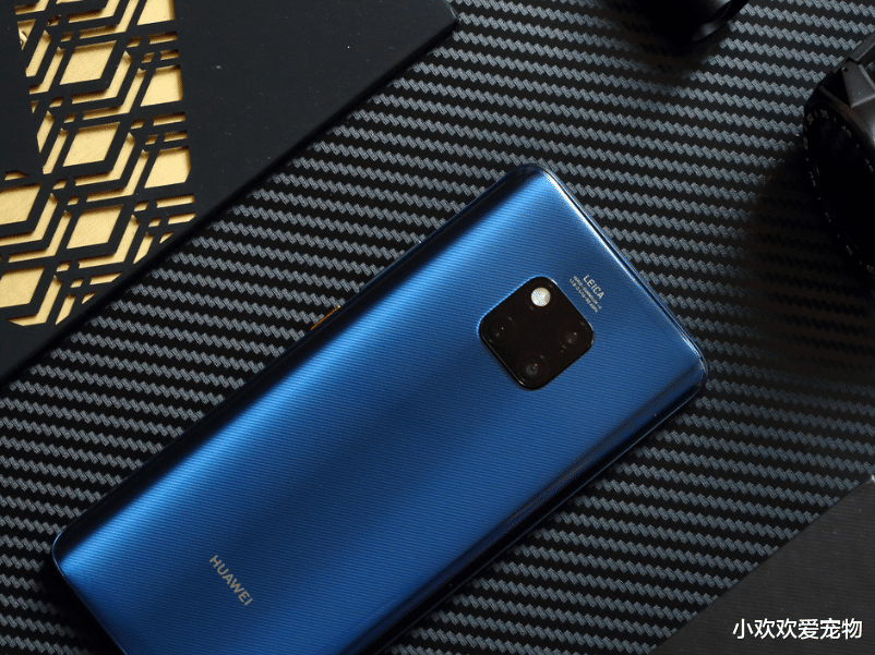 华为p40重磅推出，它和同期推出的p40pro，各个方面到底有什么差