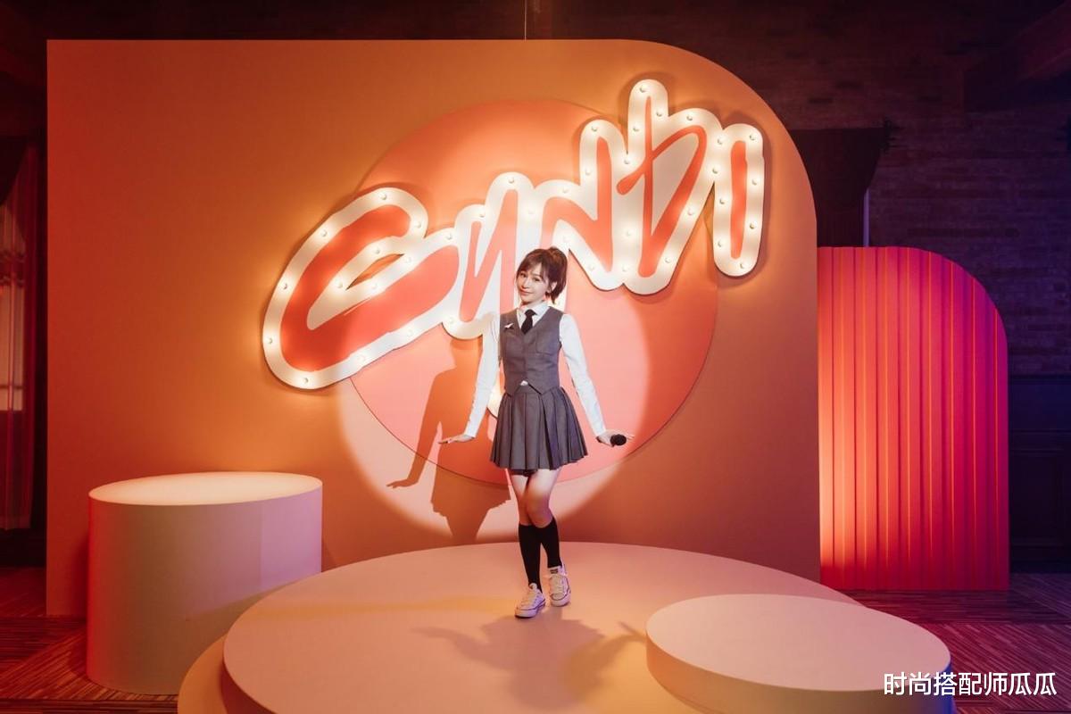 王心凌 看了40岁王心凌新舞台之后,我确信:性感在甜美面前不值一提!