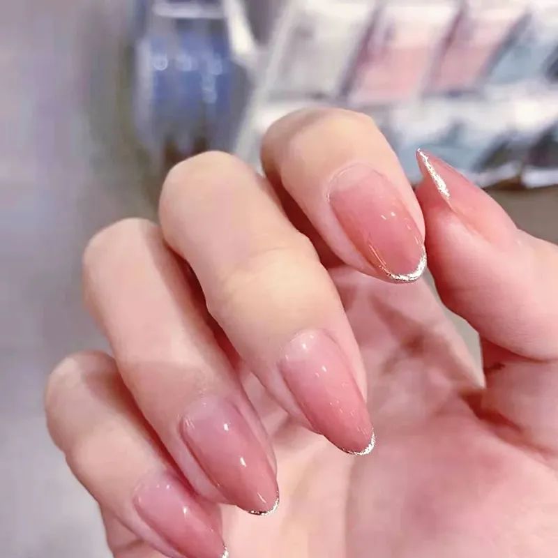 韭菜 简约气质的过年款美甲来了，快美起来！