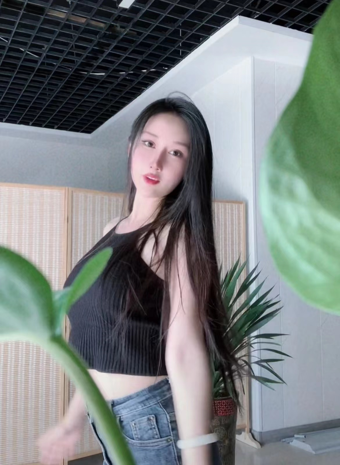 向佐|小胡静晒美照回应当三，否认插足向佐婚姻，称两人结婚前就已认识