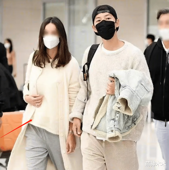 宋仲基|宋仲基女友小腹凸起疑怀孕,被偶遇去妇产科,经纪公司回应打太极