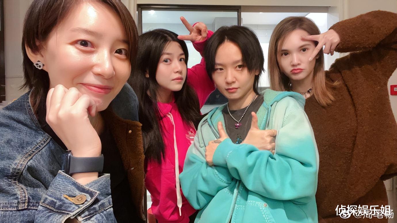 唐艺昕|陈妍希杨丞琳周笔畅李斯丹妮小聚,四人素颜39岁陈妍希最显年轻