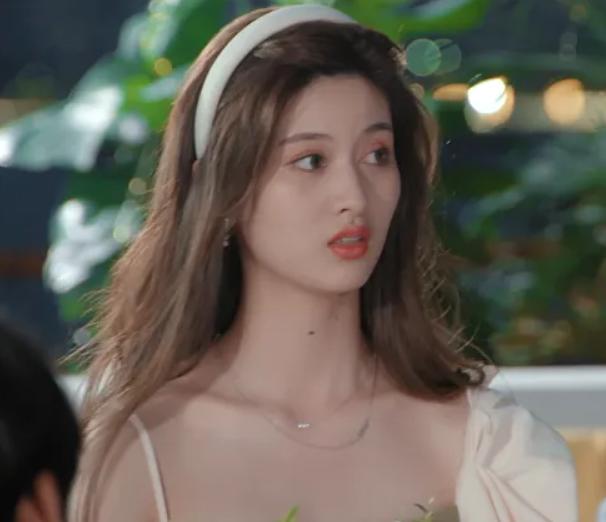 孔汝淳|孔汝淳被曝“借衣服”穿,3姐妹被借遍,贴身衣物也不放过