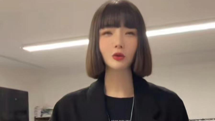 高晓松|高晓松前妻官宣生二胎！宝宝皮肤白皙黑发浓密，二婚丈夫高大帅气