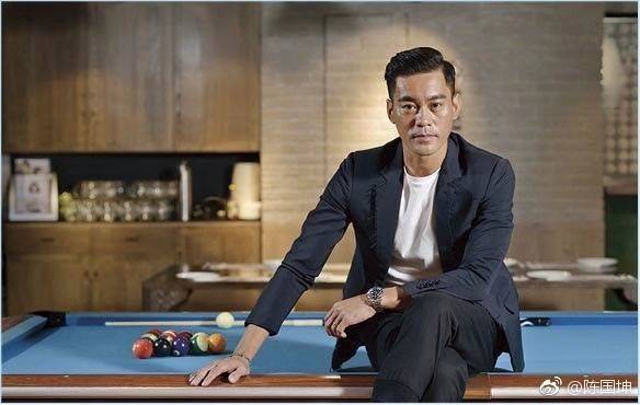 陈国坤|陈国坤：因酷似李小龙被星爷发掘，签约8年只拍2部戏，却不忘恩情