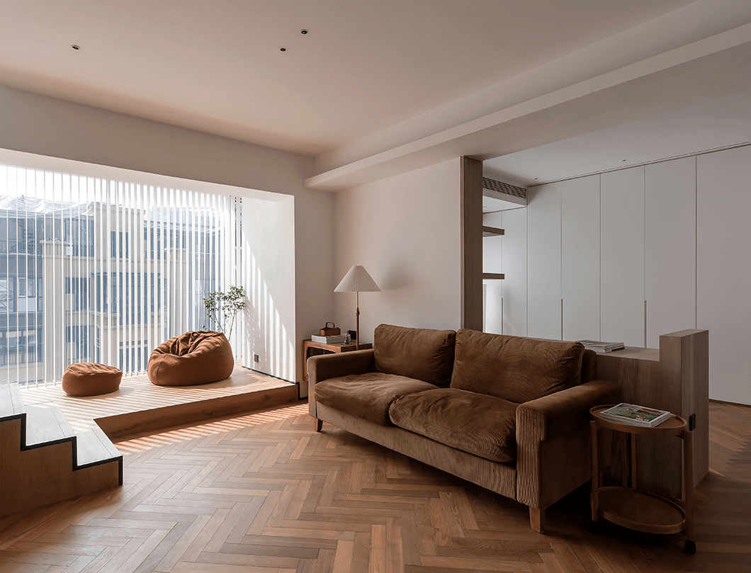 住在一楼深受楼上噪音祸害，弃房买顶楼，居住舒适感绝了！