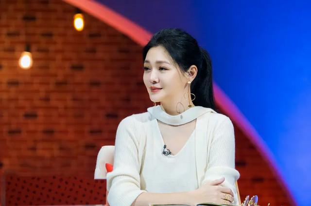 大S|汪小菲终于回应大S再婚,一个称呼切断所有情分,大S太不值得