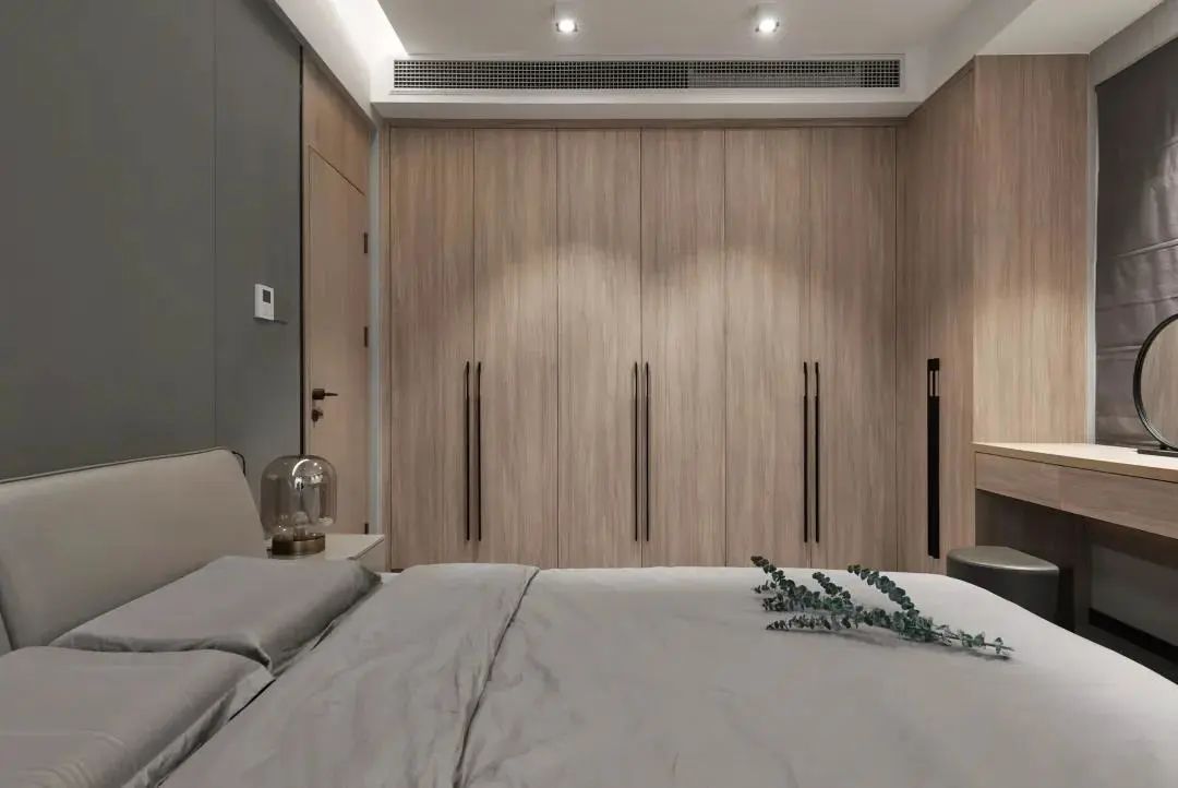 101㎡现代简约风,原木色搭配黑白灰!