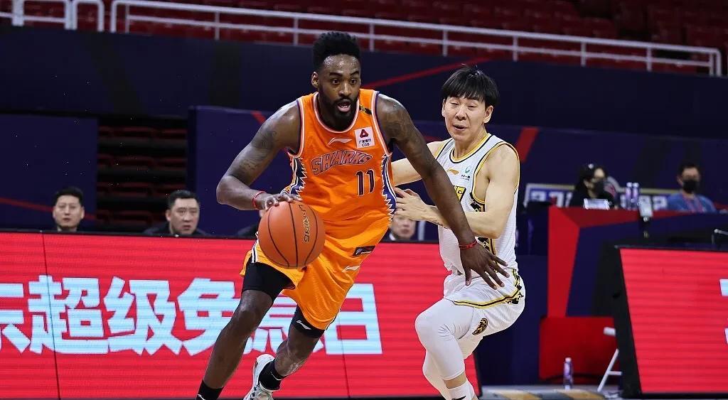 李春江|李春江不再沉默，上海男篮或清理五人离队，王牌阵容足可叫板辽篮