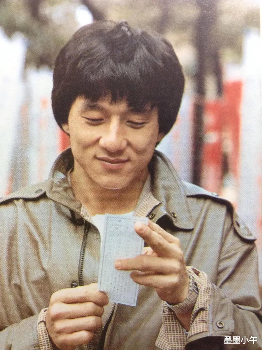 成龙|从未合作过的成龙与周润发：同样是“香港之子”，可惜不是一路人