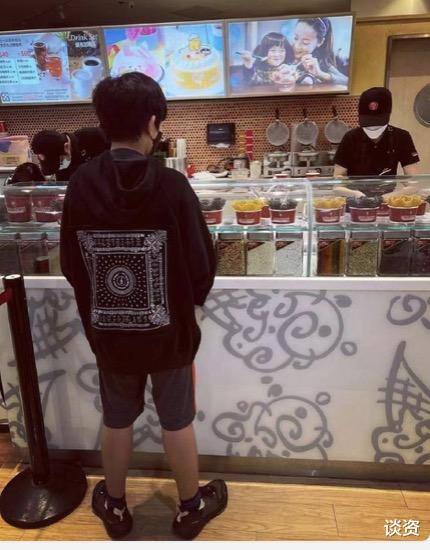 小小志|陈若仪晒12岁kimi近照，遗传模特老妈长腿基因，身高赶超林志颖