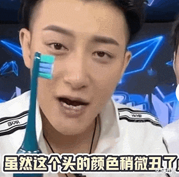 陈志朋|这直播间的风都刮到游泳池来了吗？