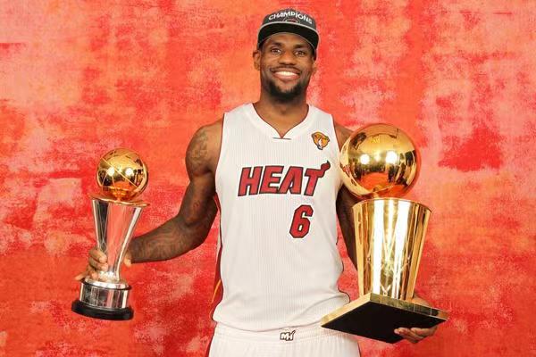 勒布朗·詹姆斯|NBA六大不可能打破的记录，詹姆斯将犯规数控制到了极致