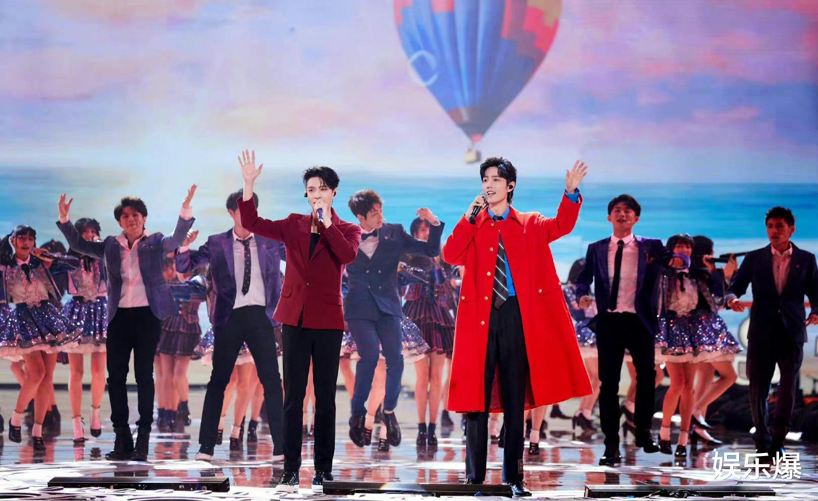 张艺兴|肖战为张艺兴新歌做宣传，称呼对方为“大兴”，张艺兴回复太有趣