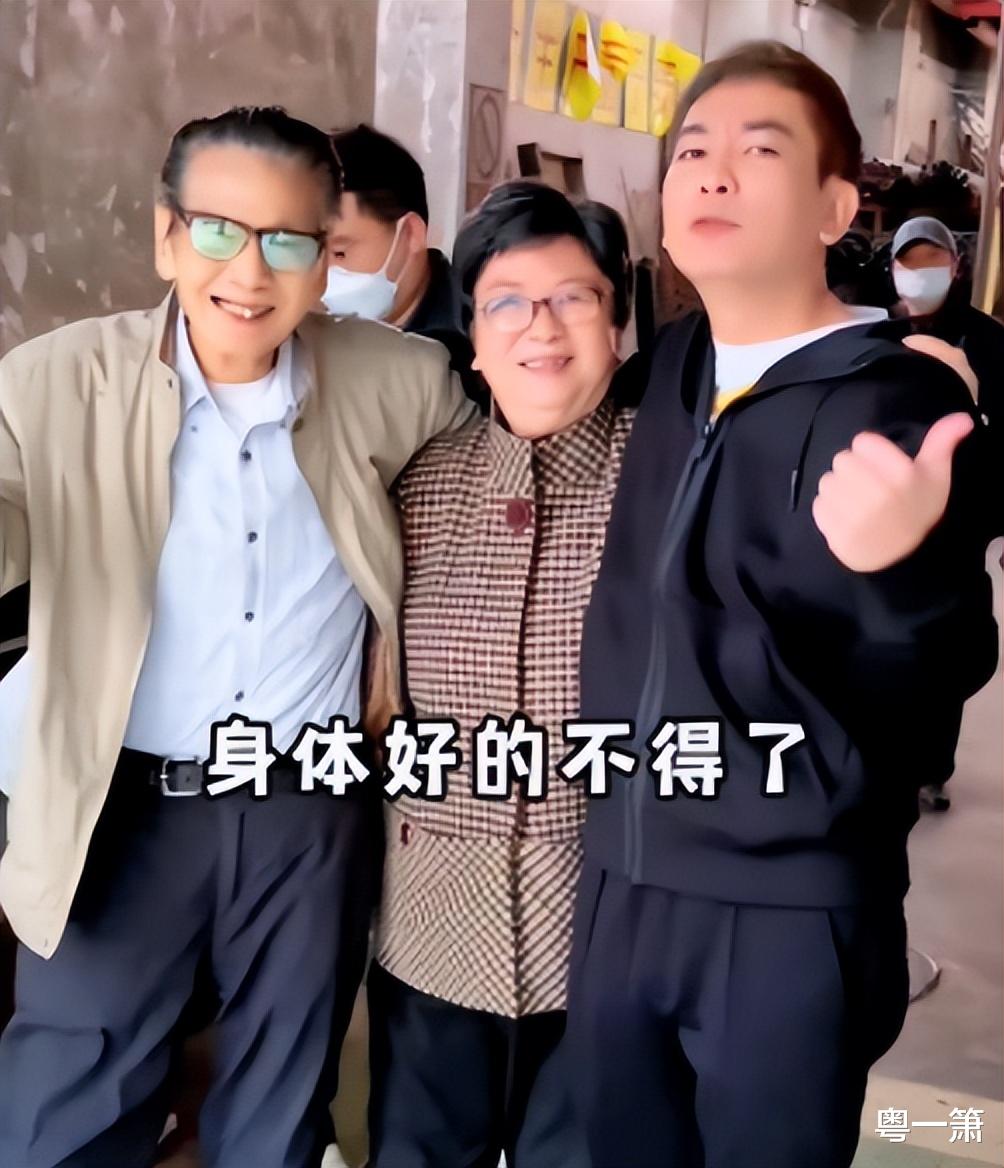 徐若琪|“康祈祖”徐若琪晒康家最后一张全家福,46岁的他再无父爱