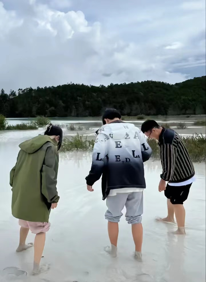 姐姐|孙卓和姐姐“旅行照”流出，卓卓的变化很大，不愧是“有钱人家”