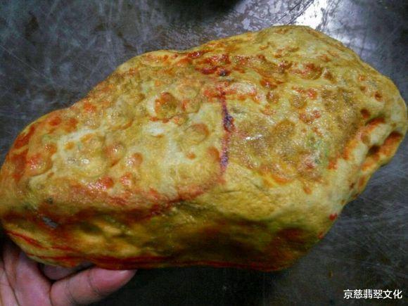 飘花翡翠|980捡漏了一块满身疙瘩的料子，居然切出百万级别的冰种飘花翡翠