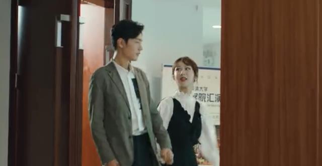 杨紫|杨紫新剧突然定档3月15,颜值忽上忽下,脸部太肿跟肖战像姐弟恋