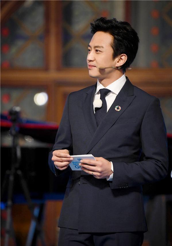 杜江|娱乐圈曾“靠女人上位”的4位一线小生，现在都怎么样了？