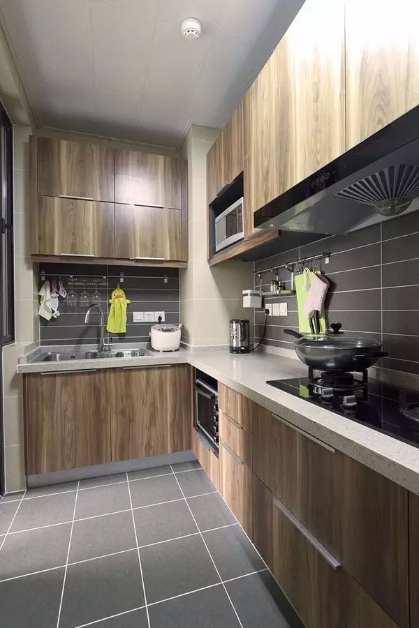 电视墙变书房,80平小家收纳功能太强悍!