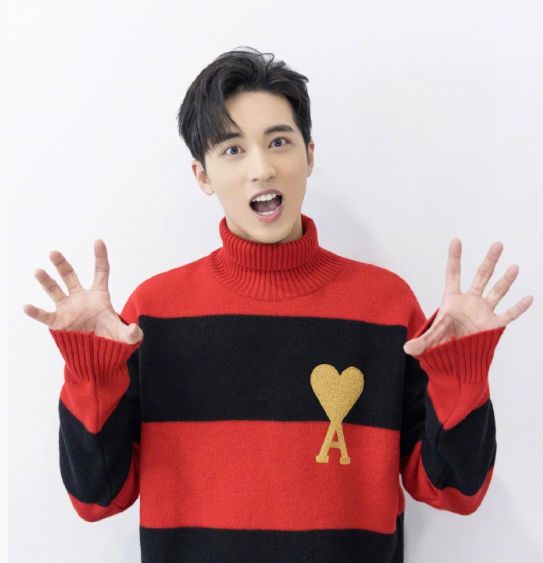 许魏洲|许魏洲宣布结婚后，黄景瑜登上热搜，两人过往片段再次被扒