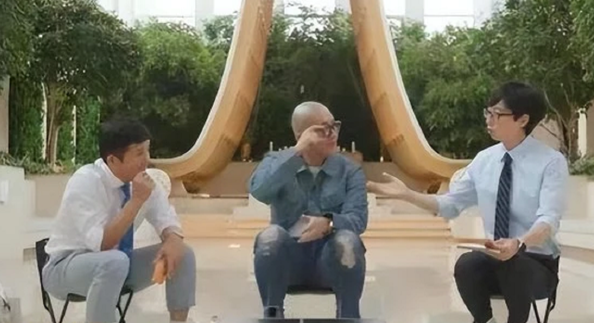 具俊晔|53岁具俊晔好爱大S!上韩综表演跪地求婚,穿搭减龄却藏不住老态