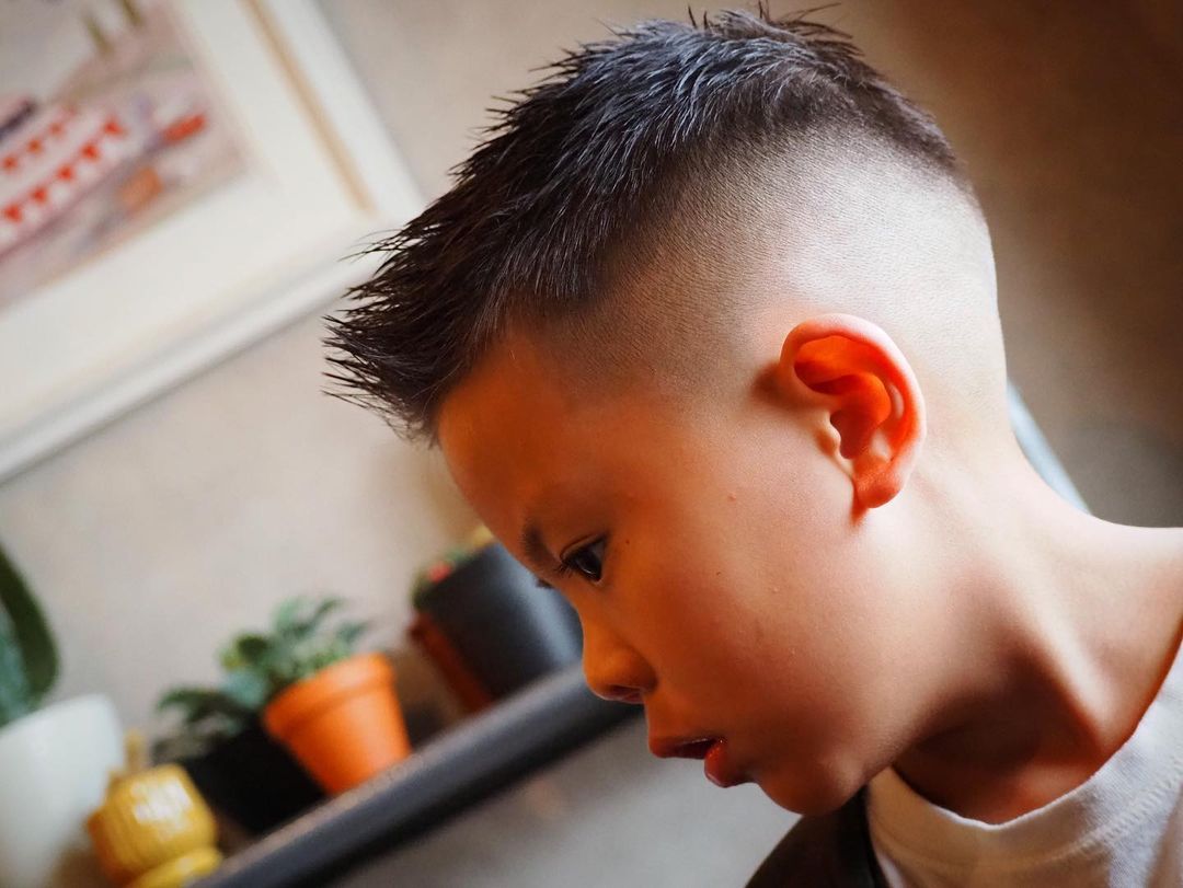 睡眠 小男孩发型15款,又帅又精神,你儿子值得拥有
