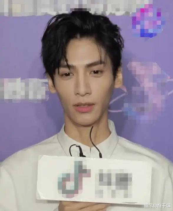 男神|这些男星表面是男神，一看身材全垮掉