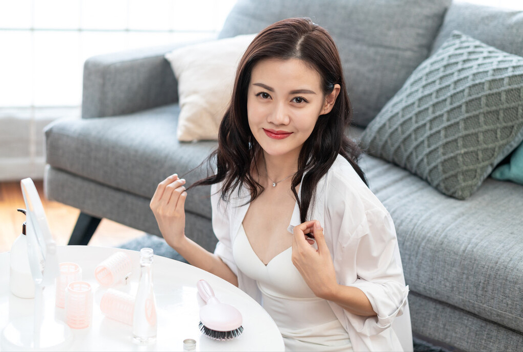 染发 烫完头发再染发会影响卷度吗？怎样做才能减少影响？