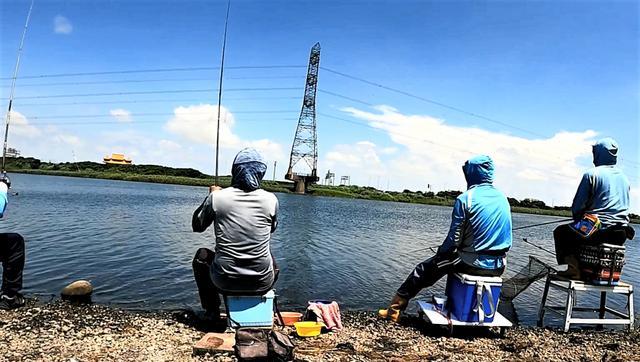 |初秋钓鱼需牢记3句爆护口诀,避开3种空军天气、2种空军钓位