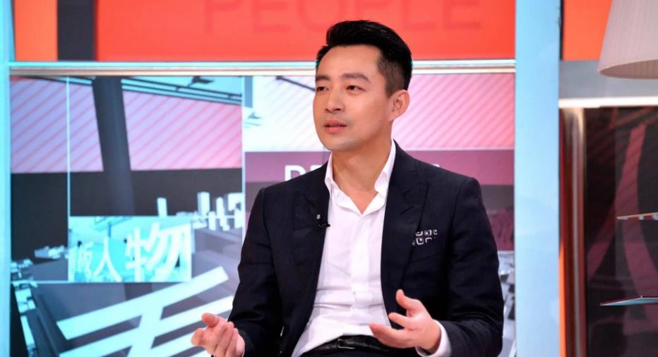 张颖颖|张兰直播点名张颖颖？喊话：叫颖颖的闭上嘴！网友：汪小菲尴尬了