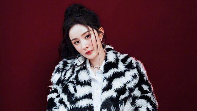 跨年晚会|杨幂跨年晚会大秀好身材，网友评价状态重回20岁