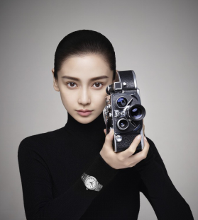 Angelababy|10个月的时间，杨颖完成了一场蜕变，也让我们看清了娱乐圈的虚伪