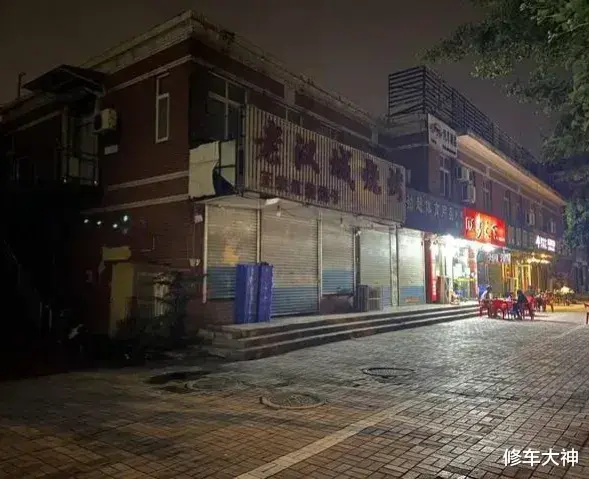陈继志他们跑了以后,“疼…”女孩子声音很小,还一直在哭泣