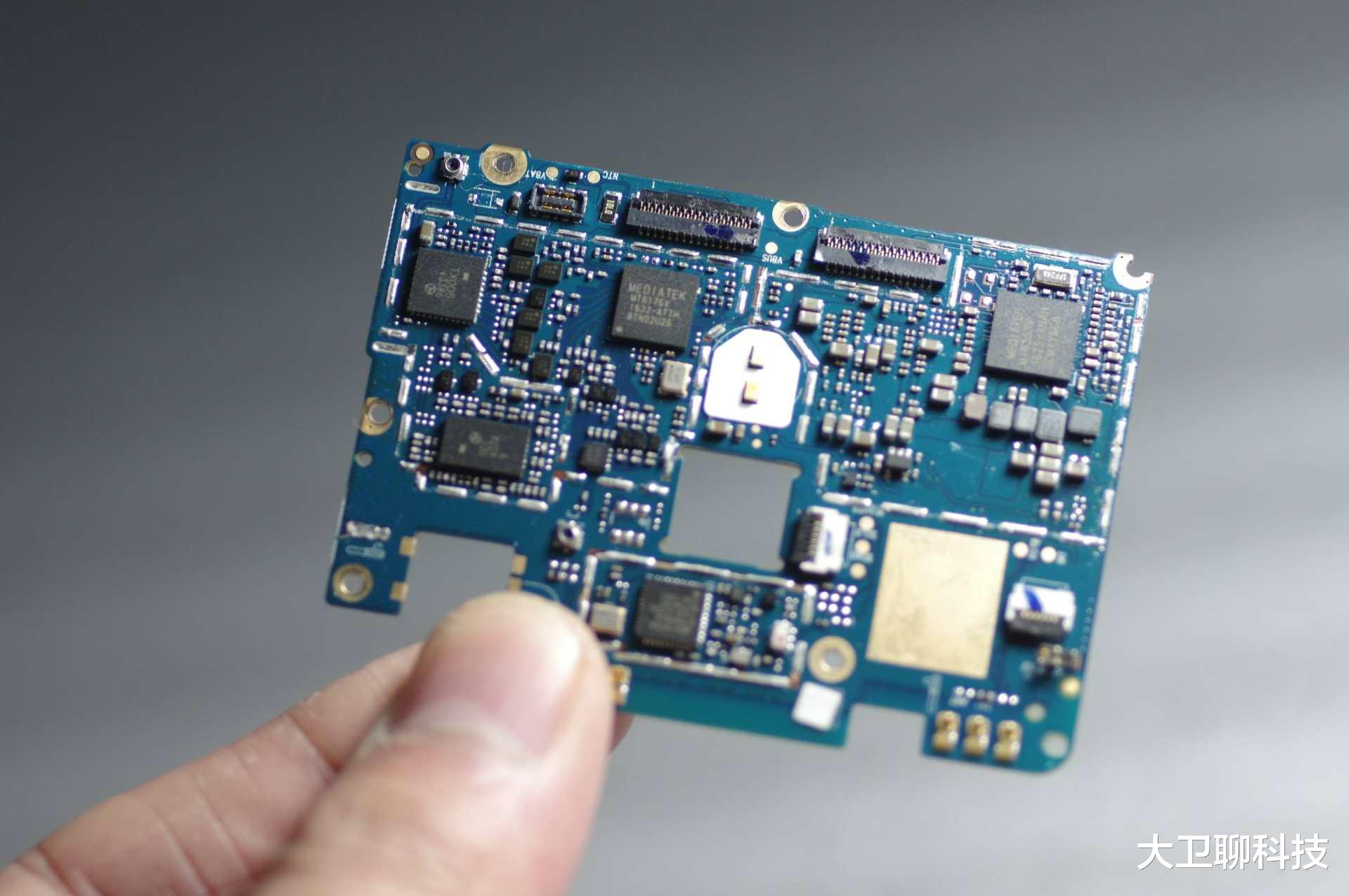 芯片|扛不住了？美芯巨头集体“大缩水”，比尔盖茨：是我们主动放弃