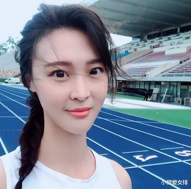 韩国队|过分！女排奥运冠军被丑化，张常宁似老妪，女排队长像娄艺潇！
