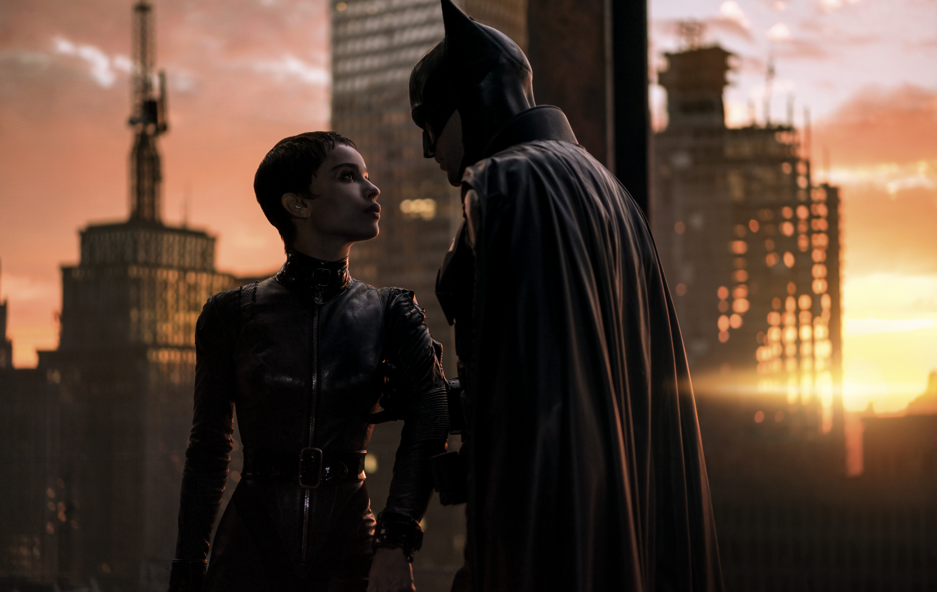 新蝙蝠侠|《新蝙蝠侠》首日夺冠，中国观众打出9分，好莱坞的面子保住了