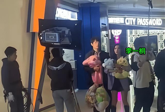 李一桐|165cm的李一桐现实中长啥样？看到生图，网友：生图令人意外