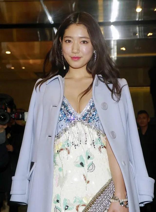 李钟硕|她结婚的时候全网宅男泪目了！想到李钟硕终究意难平，近照显沧桑