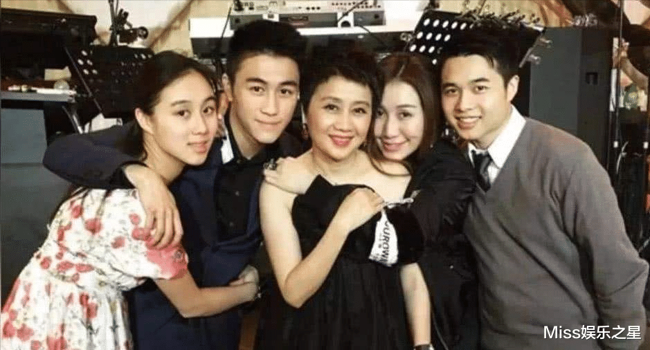 肖战|9年生5个孩子，梁安琪为赌王家族贡献最多子嗣，只拿到50多亿家产