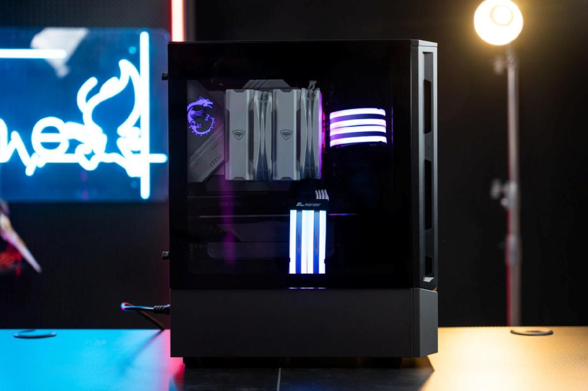 机箱|二百机箱,三百电源,我居然配了700多霓虹线