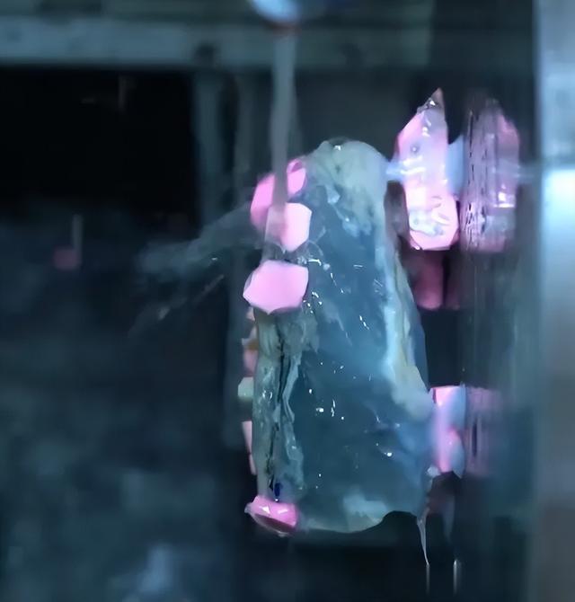 |百万级的冰料切开以后会是怎么样？