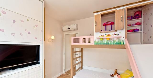 如果给孩子装下上铺，我会比别家多考虑一点，装滑梯再延伸个桌面