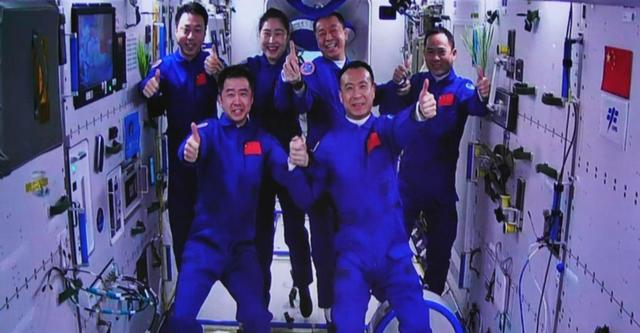 两个空间站造价对比,国际空间站1500亿美元,折合20个中国空间站