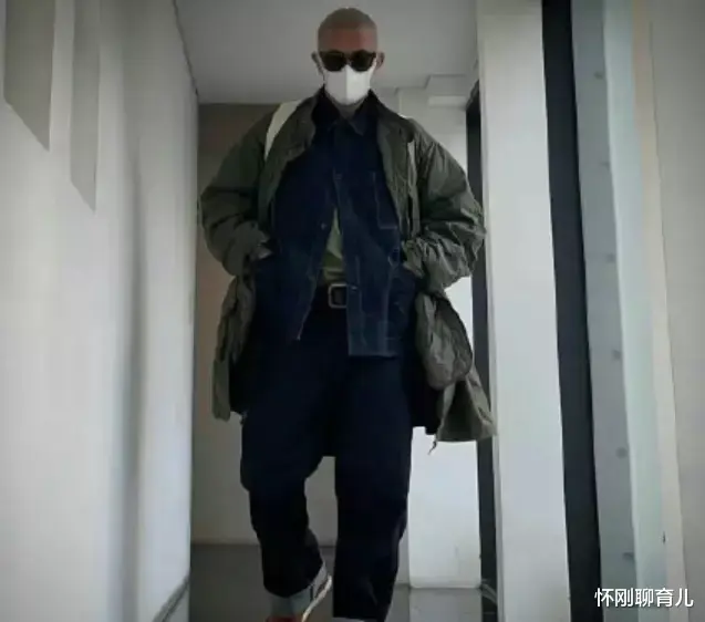 美容 具俊晔头发是纹的，遗传了爸爸的秃头基因，纹上去一劳永逸